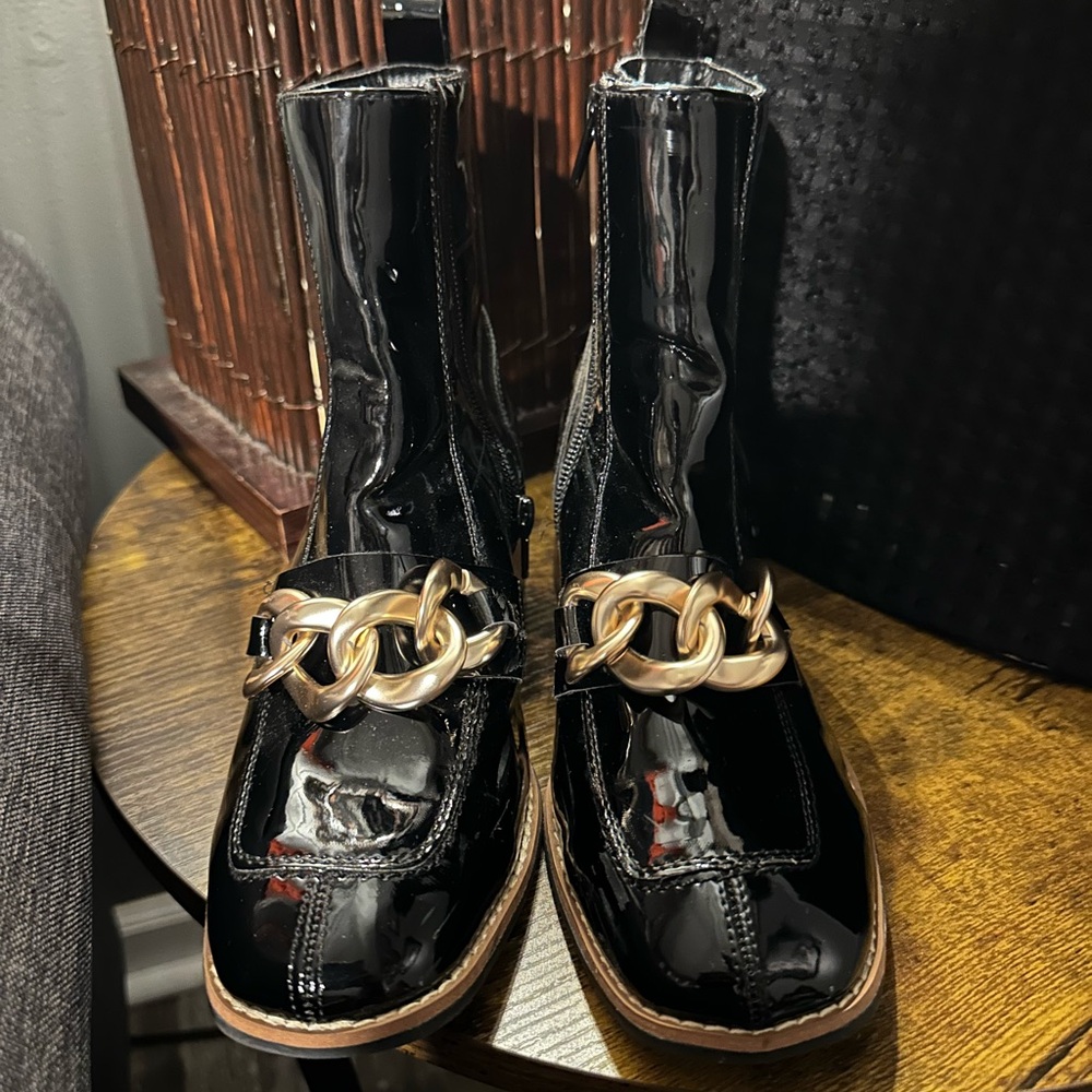 Steve Madden Black and Gold Chain-Link Boots